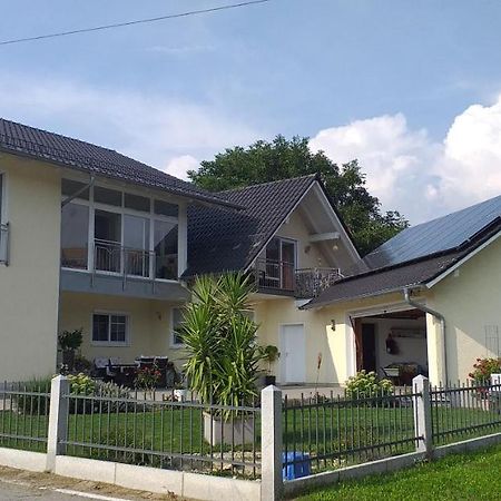 Bei Den Geissens Apartment Aldersbach Bagian luar foto