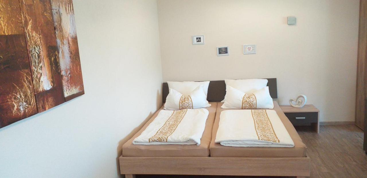 Bei Den Geissens Apartment Aldersbach Bagian luar foto